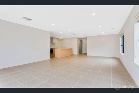 Property photo of 96 Latitude Promenade Truganina VIC 3029