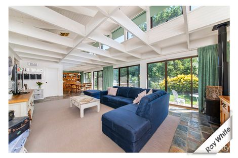 Property photo of 8 Curtain Place Wanniassa ACT 2903