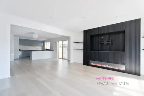 Property photo of 12 Congo Court Roxburgh Park VIC 3064