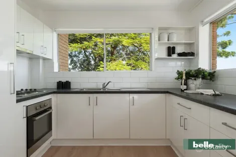 Property photo of 2/45 Henderson Street Camp Hill QLD 4152