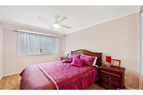 Property photo of 32 Hamlet Crescent Rosemeadow NSW 2560