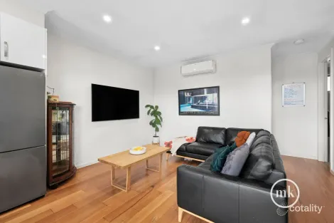 Property photo of 2/90 Watsonia Road Watsonia VIC 3087