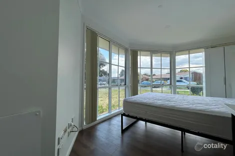 Property photo of 9 Elbe Close Werribee VIC 3030