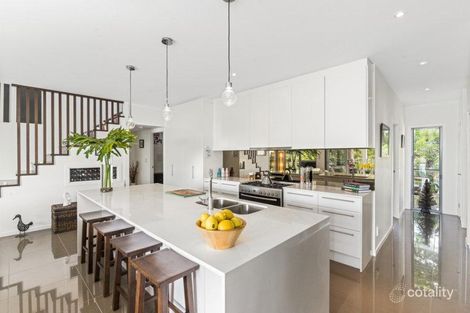 Property photo of 16 Westminster Boulevard Elanora QLD 4221