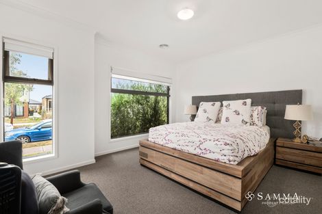 Property photo of 10 Oasis Avenue Mickleham VIC 3064
