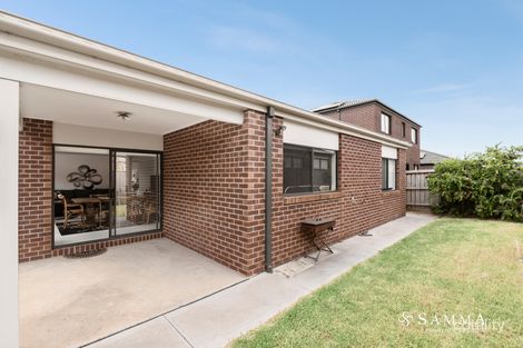 Property photo of 10 Oasis Avenue Mickleham VIC 3064