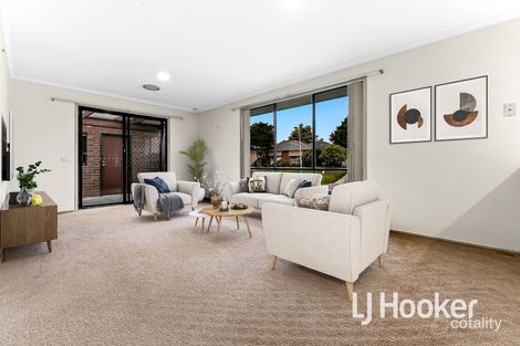 Property photo of 9 Godwin Crescent Cranbourne North VIC 3977