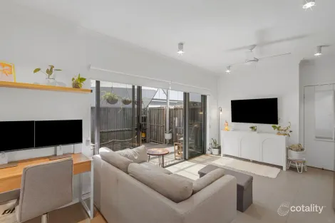 Property photo of 2/94 Flower Street Northgate QLD 4013