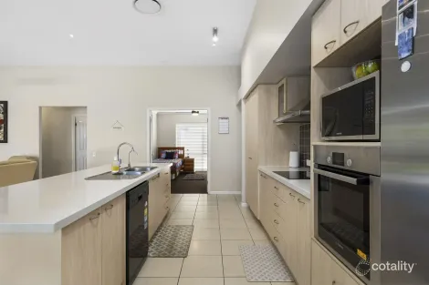 Property photo of 22 Sandhurst Place Brassall QLD 4305