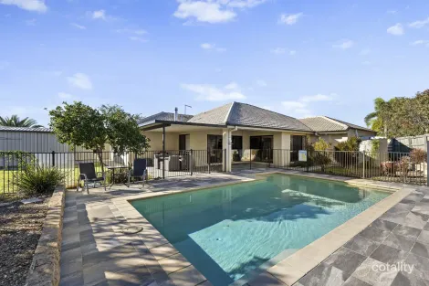Property photo of 22 Sandhurst Place Brassall QLD 4305