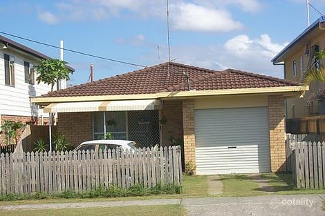 Property photo of 39 Dawn Parade Miami QLD 4220
