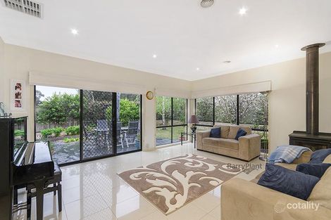 Property photo of 12 Howe Court Bundoora VIC 3083