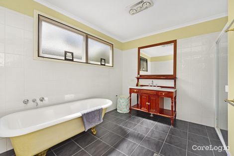 Property photo of 12 Barry Street Mount Lofty QLD 4350