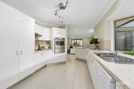 Property photo of 25 Wavecrest Drive Castaways Beach QLD 4567
