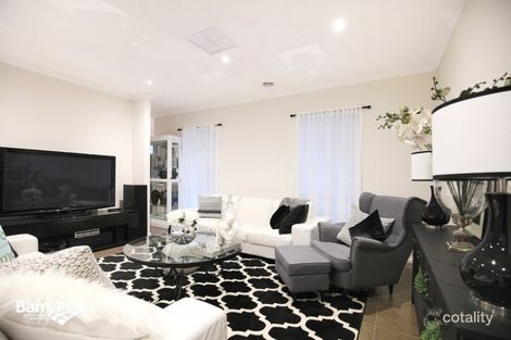 Property photo of 18 Gippsland Way Craigieburn VIC 3064