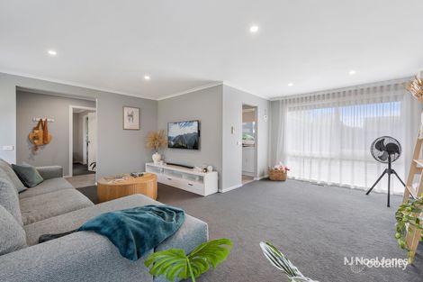 Property photo of 17 Langdale Drive Croydon Hills VIC 3136