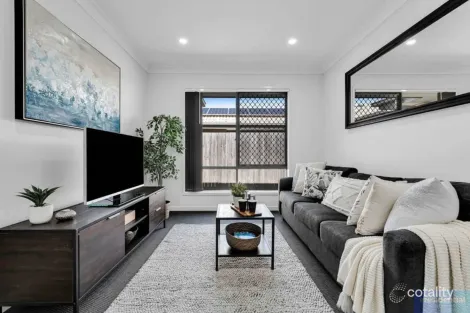 Property photo of 32 Sienna Circuit Yarrabilba QLD 4207