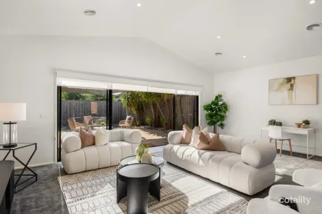 Property photo of 1/2 Sayvel Close Hillside VIC 3037