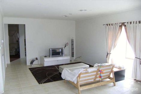 Property photo of 3 Hammersley Place Caroline Springs VIC 3023