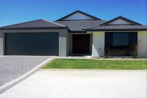 14 Wildwave Bend, Wandina, WA 6530