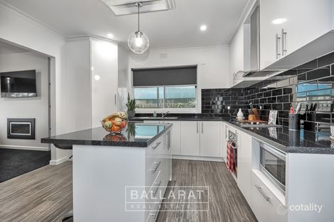 Property photo of 1002 Norman Street Wendouree VIC 3355