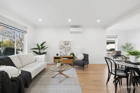 1/11 Sunhill Cres, Ardeer, VIC 3022