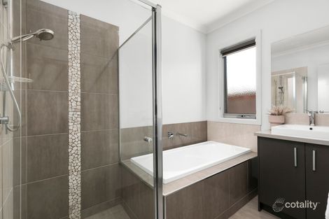 Property photo of 2 Sundew Place Greenvale VIC 3059