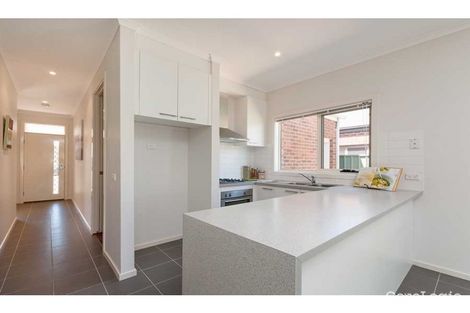 Property photo of 15 Somersby Road Craigieburn VIC 3064