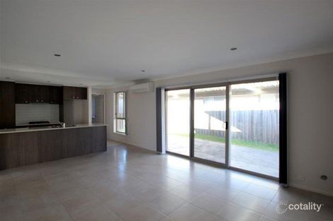 Property photo of 32 Hampshire Boulevard Spring Farm NSW 2570