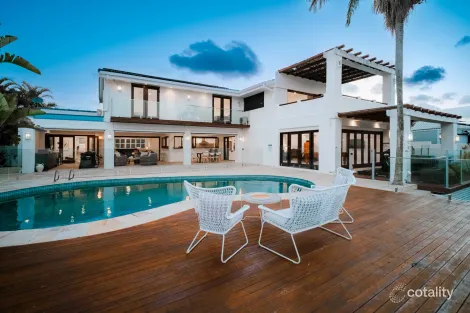 Property photo of 8 River Crescent Broadbeach Waters QLD 4218