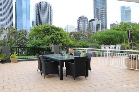 Property photo of 407/36 Macdonald Street Kangaroo Point QLD 4169