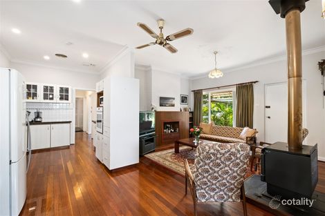 Property photo of 18 Kaolunga Way Lesmurdie WA 6076