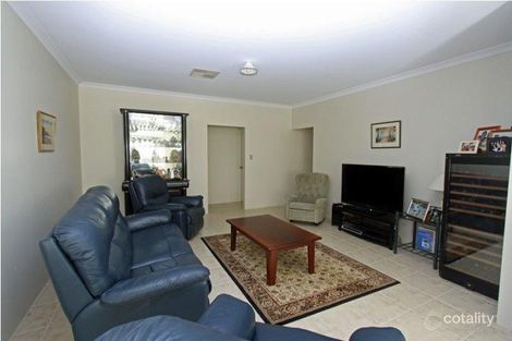 Property photo of 8 Sandbridge Way Meadow Springs WA 6210