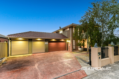 Property photo of 18 Bronson Circuit Cranbourne North VIC 3977