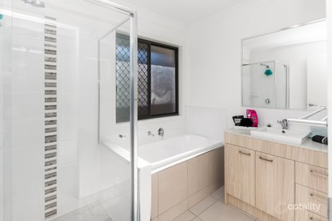 Property photo of 8 Skelbrook Road Park Ridge QLD 4125