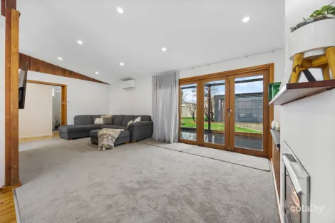 Property photo of 9 Adela Street Wendouree VIC 3355