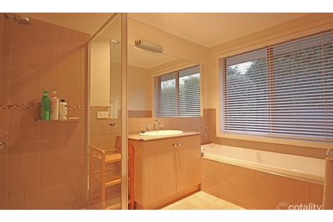 Property photo of 3 Ryeland Court Alfredton VIC 3350