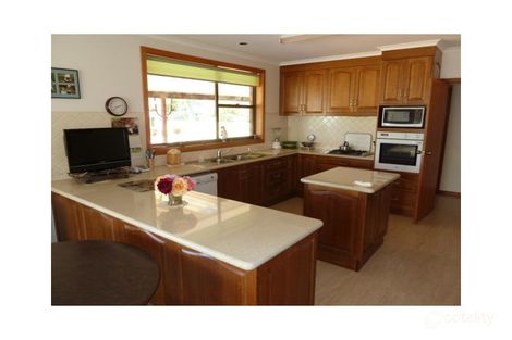 9 Portland St, Penola, SA 5277