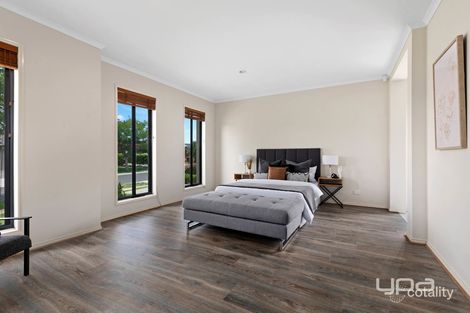 Property photo of 6 Mitchell Grove Taylors Hill VIC 3037