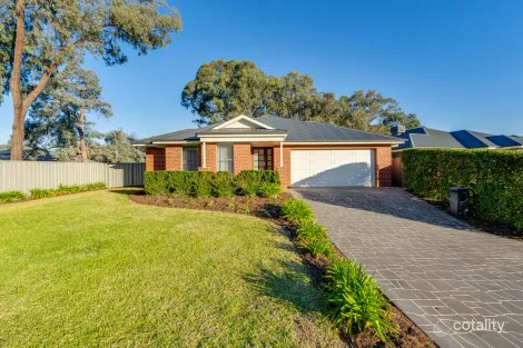 Property photo of 129 Whitebox Circuit Thurgoona NSW 2640