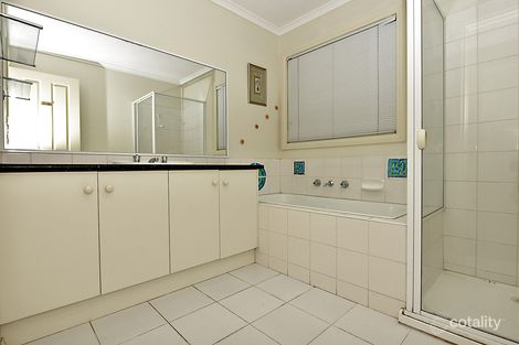 Property photo of 18 Winners Circle Aspendale Gardens VIC 3195