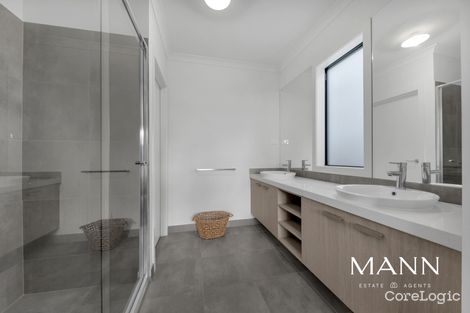 Property photo of 121 Mandalay Circuit Beveridge VIC 3753