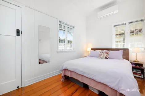 Property photo of 893 Logan Road Holland Park West QLD 4121