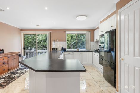 Property photo of 13 Frangipani Close Endeavour Hills VIC 3802