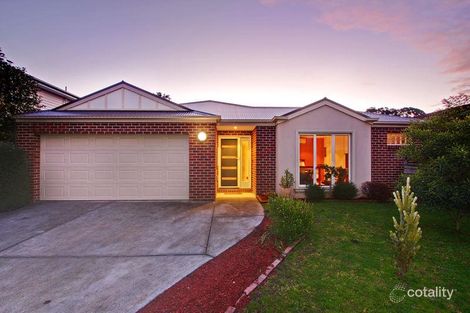 15 Magnolia Gr, Montrose, VIC 3765