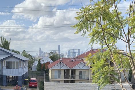 Property photo of 2/15 Chatsworth Road Greenslopes QLD 4120