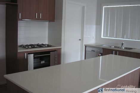 Property photo of 2 Tattle Grove Cranbourne East VIC 3977