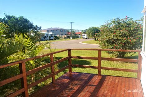 4 Prince St, Beachmere, QLD 4510