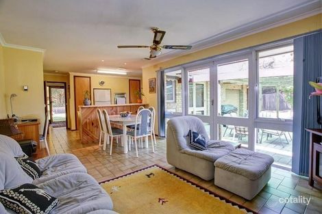 Property photo of 2 Tee Court Frankston VIC 3199