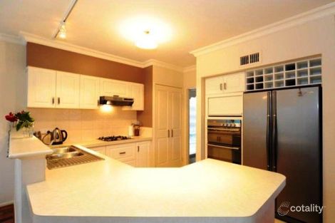 27 Leigh Rd, Highton, VIC 3216